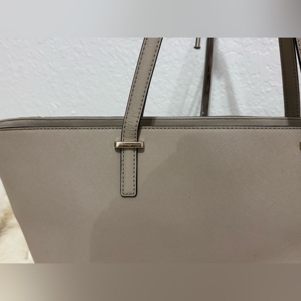 Kate Spade New York Saffiano Leather Cedar Street Medium Harmony Tote Taupe EUC - Picture 8 of 16